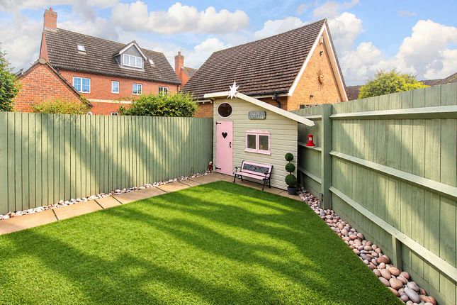 8, Tamarisk Way, Aylesbury photo 4