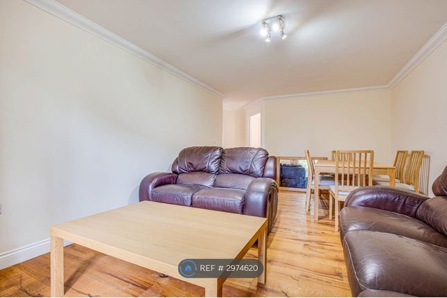 Flat, Bowles Court Kenton Road, Harrow photo 4