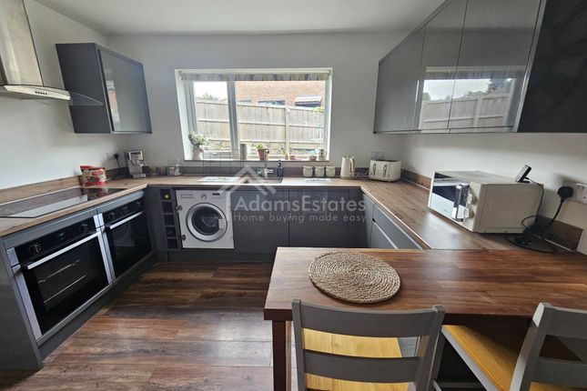 18, Frank Lane, Dewsbury photo 4