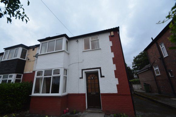 8, Springbank Crescent, Leeds photo 2