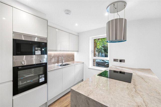Flat 11, Nasmith Court, 1-7, Old Jamaica Road, London photo 3
