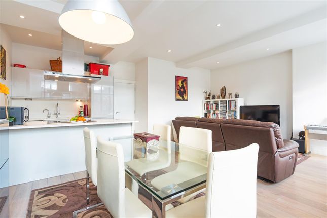 K, 116, Grafton Road, London photo 4