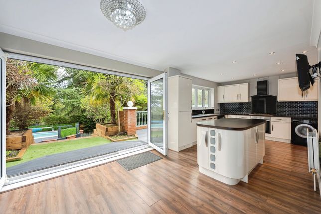 Hadley Wood Rise, Kenley photo 3