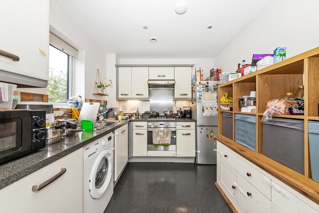10, Clan Mcdonald House, London photo 4