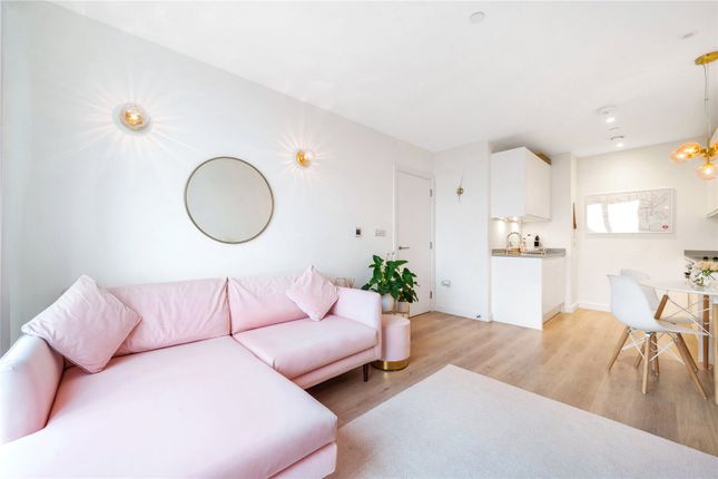 Flat 89, 102, Bollo Lane, Acton photo 3