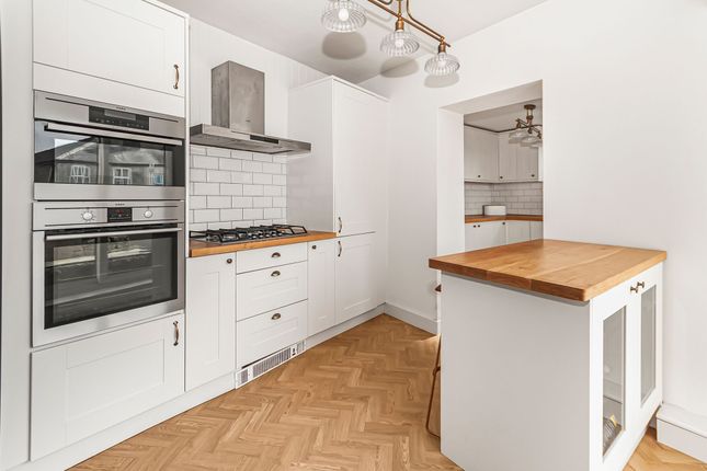 78 Peel Brow, Bury photo 4
