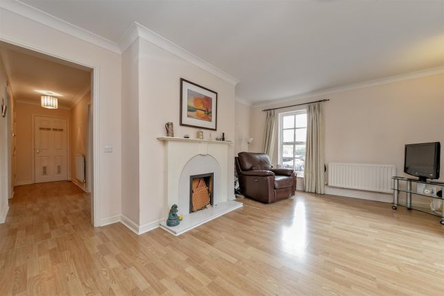Flat for sale in Newmarket Court, Goldsmith Way, St. Albans