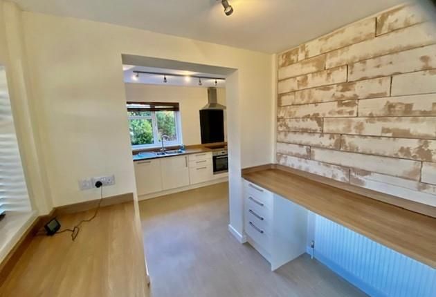 57, Knightsway, Leeds photo 5
