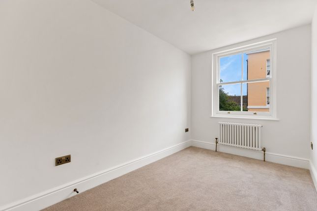 Flat to rent in The Bayle, Folkestone