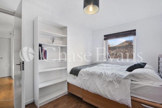 Flat for sale in Maynards Quay, Shadwell Basin, Wapping
