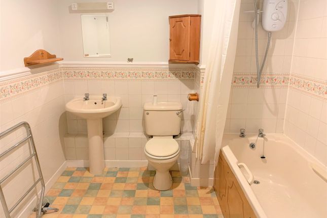 Flat 1, 65, Amherst Road, Bexhill-on-Sea photo 4
