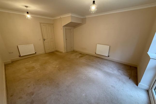 3, Stratone Mews, Swindon photo 4
