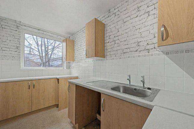 Flat 36, Benwell Close, Flat 36, Benwell Close, Newcastle upon Tyne photo 4