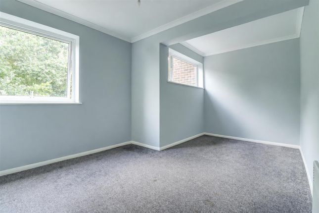 Flat 9, Westwood Lodge, 120, Rayleigh Road, Benfleet photo 4