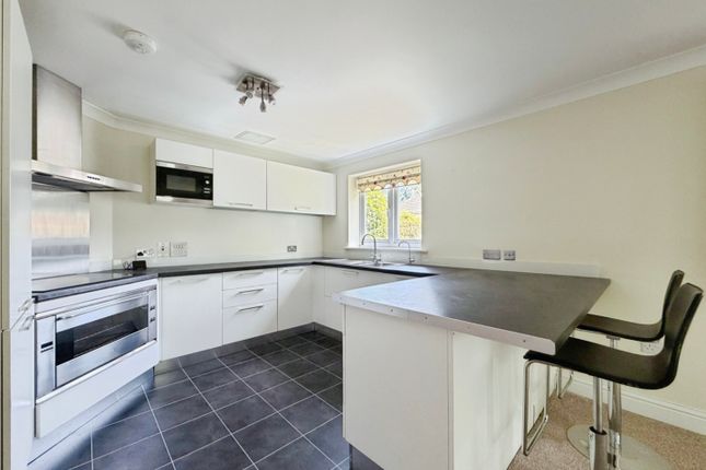 Flat 7, Little Redbrooks, London Road, Hythe photo 2