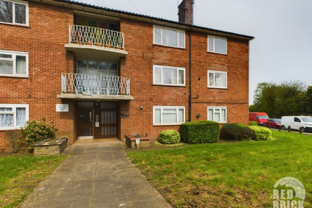 Flat to rent in Holyhead Road, Coventry