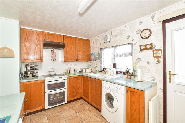 2-bed caravan on Nutbourne Park Nutbourne, Chichester, £250,000
