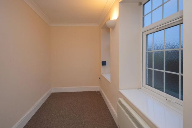 Flat 5, 21, Harborough Road, Rushden photo 4