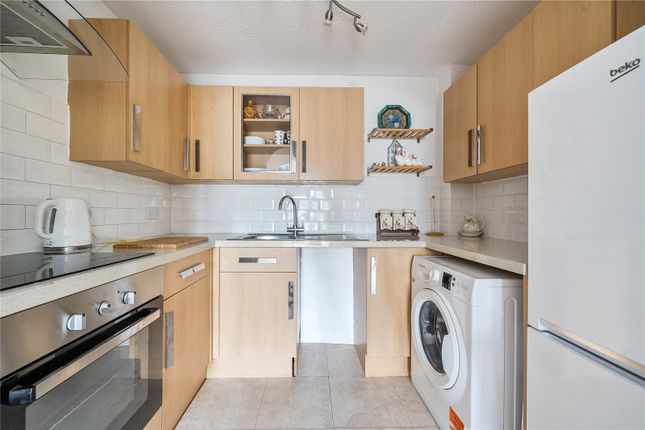 Flat 1, Oakdene House, 4, Bycullah Road, Enfield photo 3