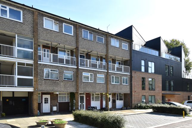 Thumbnail Flat for sale in River Park Gardens, Bromley