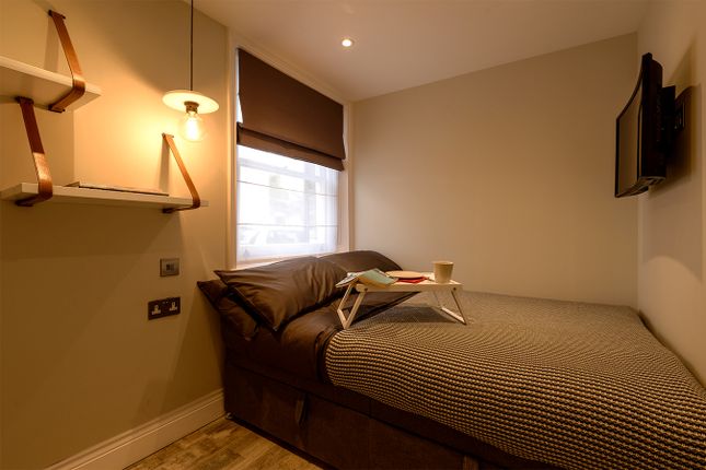 Flat to rent in 113 West End Lane, London