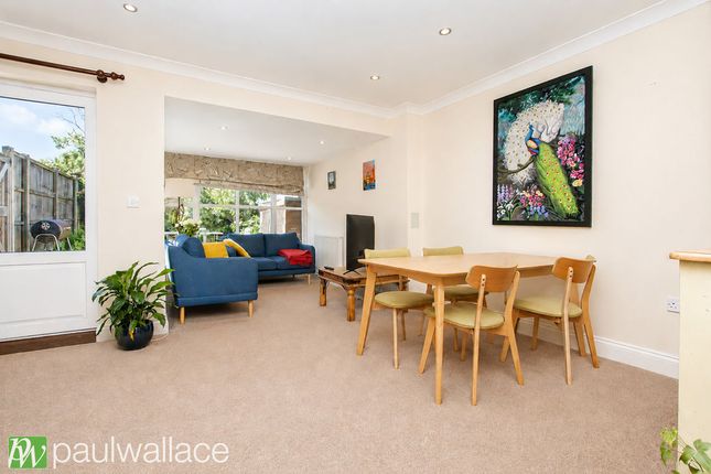 8 Roydon Mews, 17, High Street, Roydon photo 2