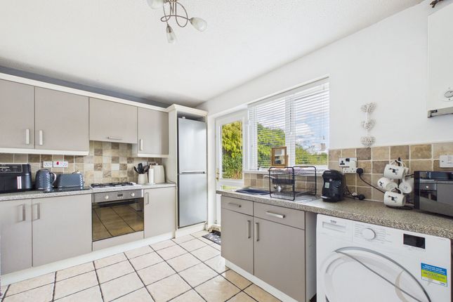 39 Cinderford Close, Boldon Colliery photo 3