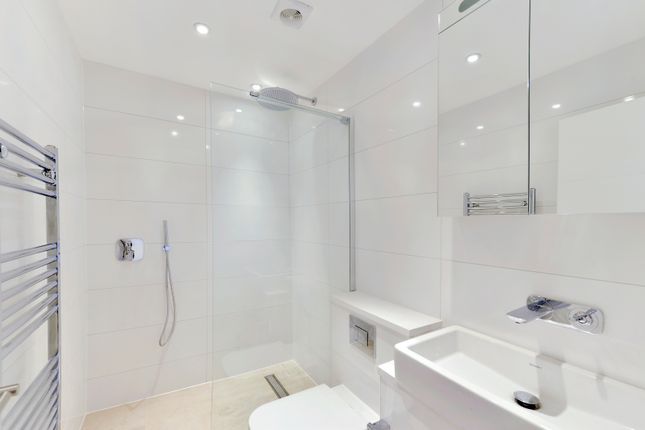 Flat for sale in South Lodge, Circus Road, London