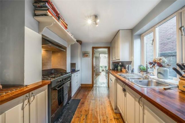 5, Beaufort Road, Farnham photo 4
