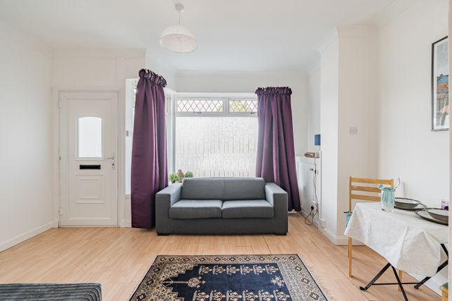 21, Parkgrove Street, Edinburgh photo 4