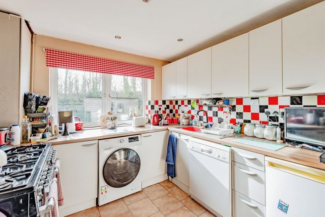 12, Lagham Road, Godstone photo 3