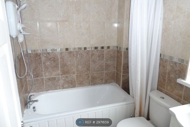 Leontine Close, London photo 2