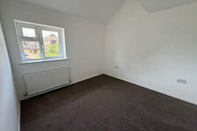 15, Heysham Drive, Watford photo 4