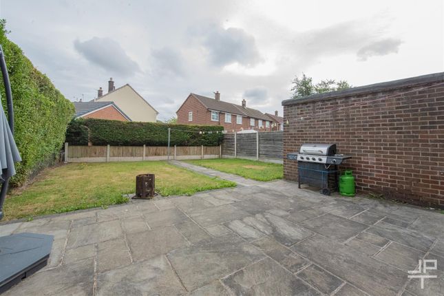104, Derby Road, Warrington photo 5