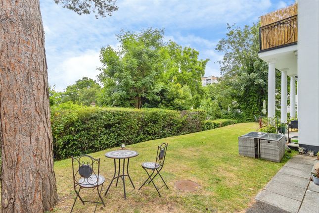 Flat 10, Rosemont, Lower Woodfield Road, Torquay photo 3