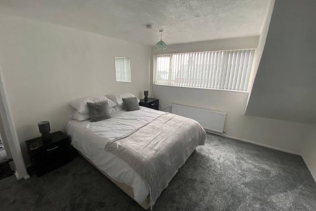 End terrace house to rent in Fairford Terrace, Leeds