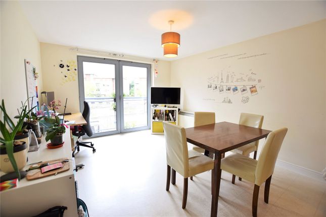 50, Kelvin Gate, Bracknell photo 2
