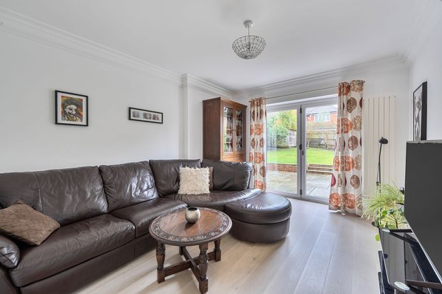 7 Craddocks Close, Ashtead photo 4