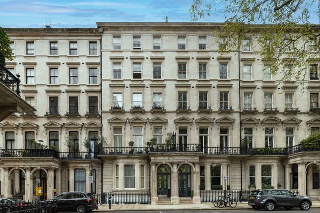 Thumbnail Flat to rent in Ennismore Gardens, London