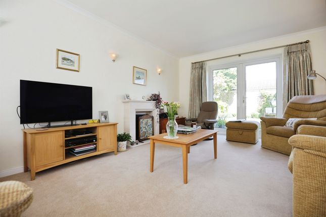 7, Fieldgate Lane, Leamington Spa photo 3