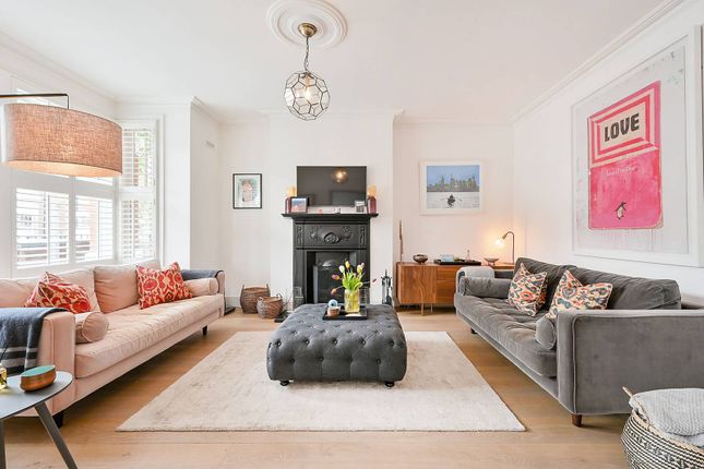 Terraced house to rent in Wavendon Avenue, Chiswick, London