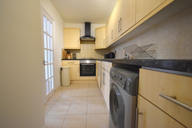 1, Meadow Close, Raynes Park photo 3