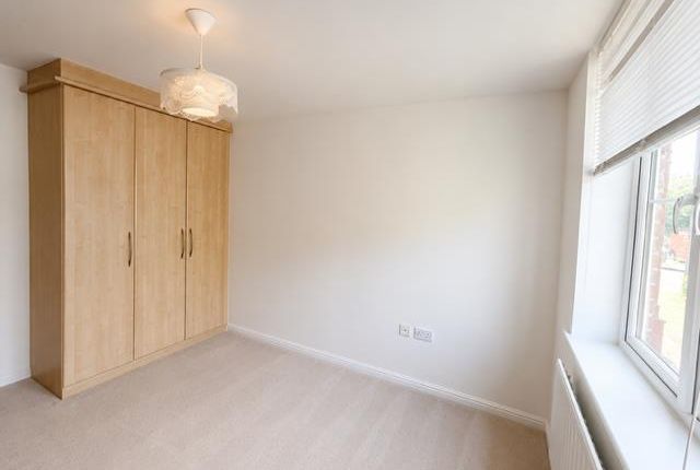 3 Barnshaw House, Coxhill Way, AYLESBURY photo 2