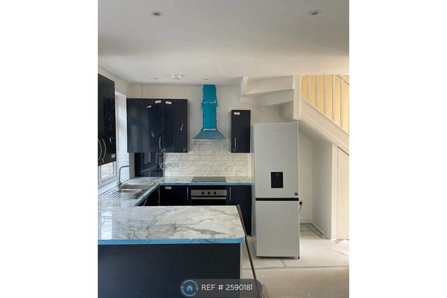 Finalising New Fitted Kitchen/ Breakfast Bar