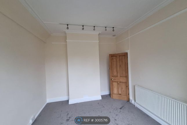 Flat D, Madeira Park, Tunbridge Wells photo 2