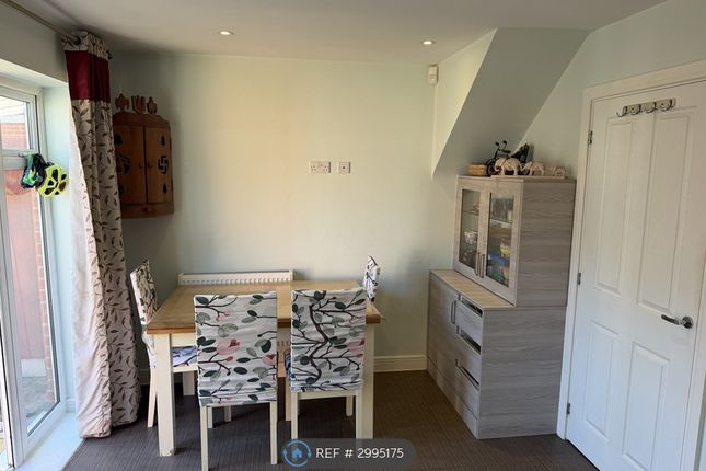 Oxlade Drive, Slough photo 3