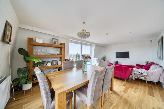 Flat 6 Newburn Court, 23, Granville Road, London photo 4