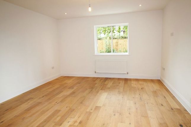 The Silk House, Greatness Mill Court, Sevenoaks photo 3