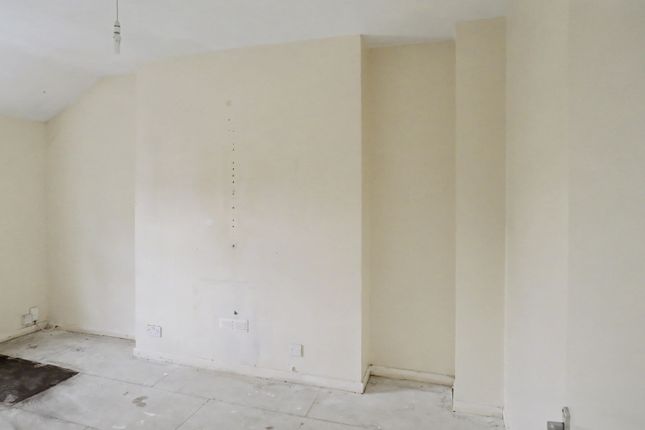 135c Coningham Road, London photo 3