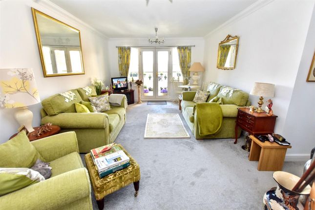 33, Pacific Heights South, Golden Gate Way, Eastbourne photo 3